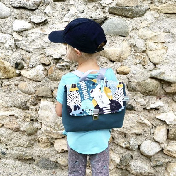 Cartable maternelle personnalisé pour fille garçon et mixte en petit format accessoire sac et trousse d'écolier