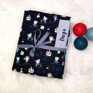 Couverture d'appoint pour bébé pirates et pois bleu accessoire et cadeau de naissance personnalisé