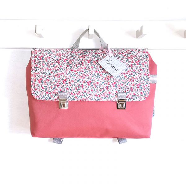 Cartable maternelle personnalisé pour fille avec mini fleur rose accessoire et sac d'écolier