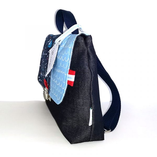 Sac à dos maternelle personnalisé mixte avec voilier bleu accessoire et sac écolier avec soufflet