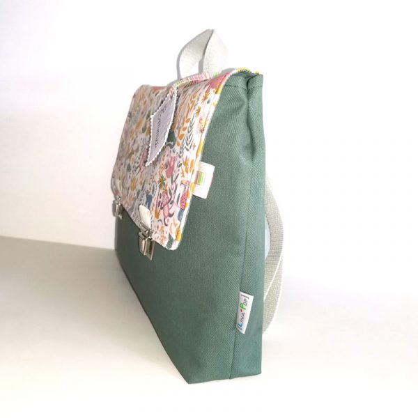 Cartable maternelle personnalisé pour fille avec animaux de la jungle rose et kaki accessoire et sac d'écolier avec soufflet