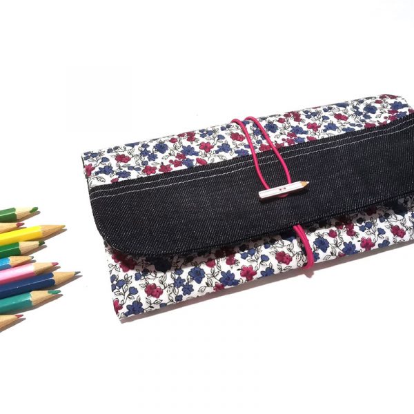 Trousse à crayons fleur bleu accessoire d'enfant pour école et cartable maternelle