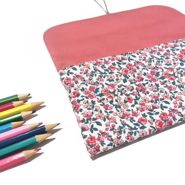 Trousse à crayons fleur rose accessoire d'enfant pour école et cartable maternelle avec intérieur