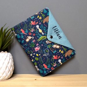 Carnet de santé personnalisable pour bébé mixte avec jungle bleu menthe et accessoire pour cadeau de naissance et personnalisable avec prénom