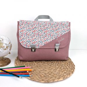 Cartable maternelle personnalisé pour fille taille 24x32 cm avec tuck effet lin et mini fleurs rose accessoire sac pour écolier original et personnalisable