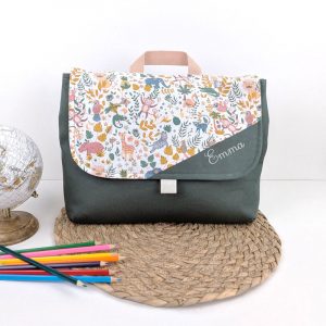 Cartable maternelle personnalisé et sac à dos personnalisé pour fille en 24x32 cm avec scratch kaki et jungle rose accessoire et sac d'écolier original et personnalisable
