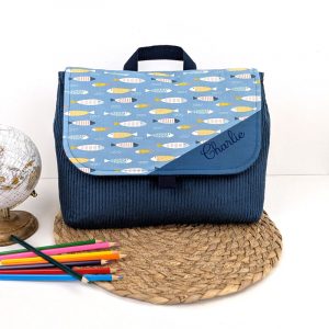 Cartable maternelle personnalisé mixte en 24x32 cm et scratch en velours avec des poissons bleu accessoire sac d'écolier original et personnalisable