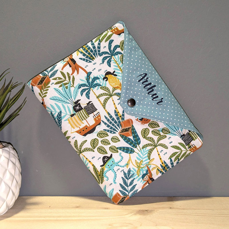 Carnet de santé personnalisable pour bébé mixte forêt magique menthe accessoire et cadeau de naissance personnalisable avec prénom