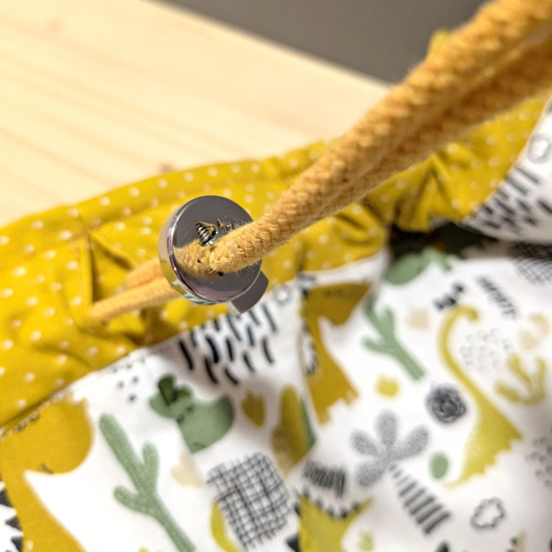 Sac personnalisé avec prénom pour bébé et enfant sac baluchon avec dinosaures en cadeau de naissance pour bébé et pour enfant avec fermoir