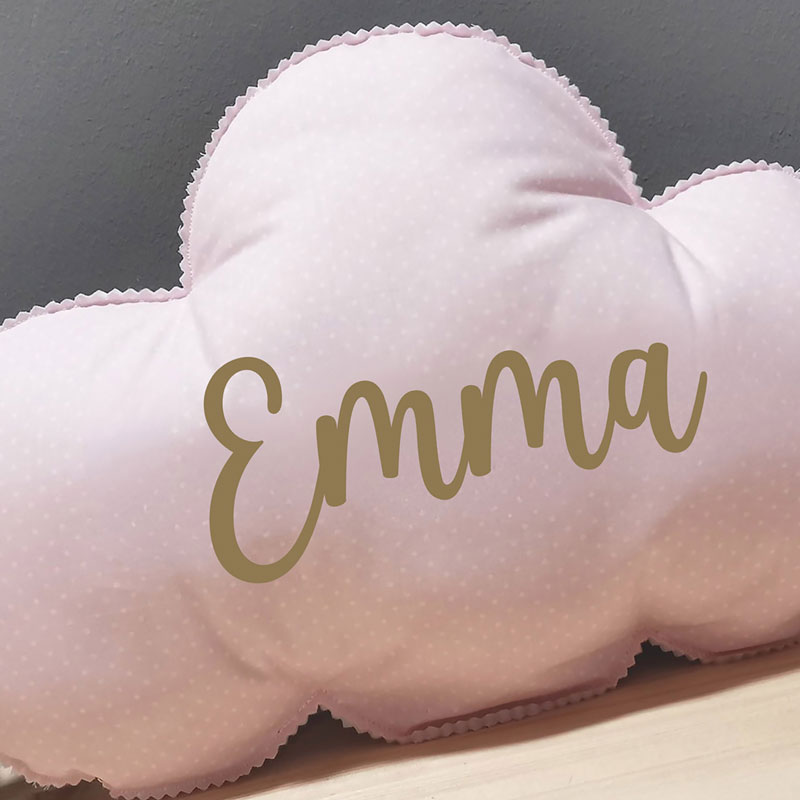 Coussin nuage avec prénom motif pois rose clair et personnalisé avec prénom de bébé