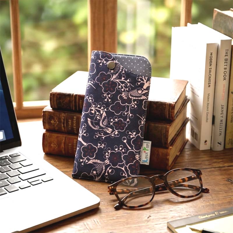 Etui à lunettes souple de la collection d'accessoires pour le sac à main de femme pour lunettes de vue